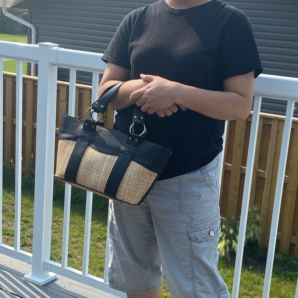 CHLOE Woven Handbag - Picture 13 of 16